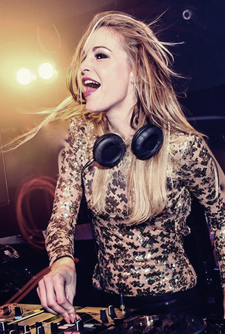 Tania La Croix & Eli Rojas